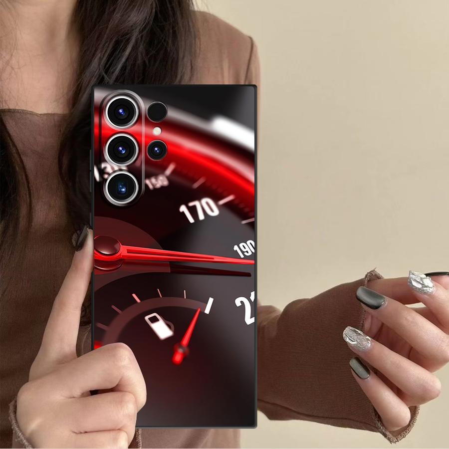 غطاء هاتف بتصميم عداد السيارة  - مراجعة Samsung Galaxy S25 وسعره